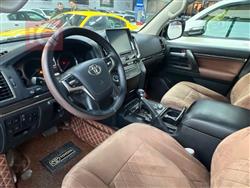 تۆیۆتا لاند کروزەر